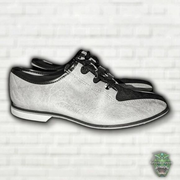 VINTAGE 1970's Retro Twee Two Tone Naugahyde Bowling Shoes, Size 6 - Picture 1 of 7